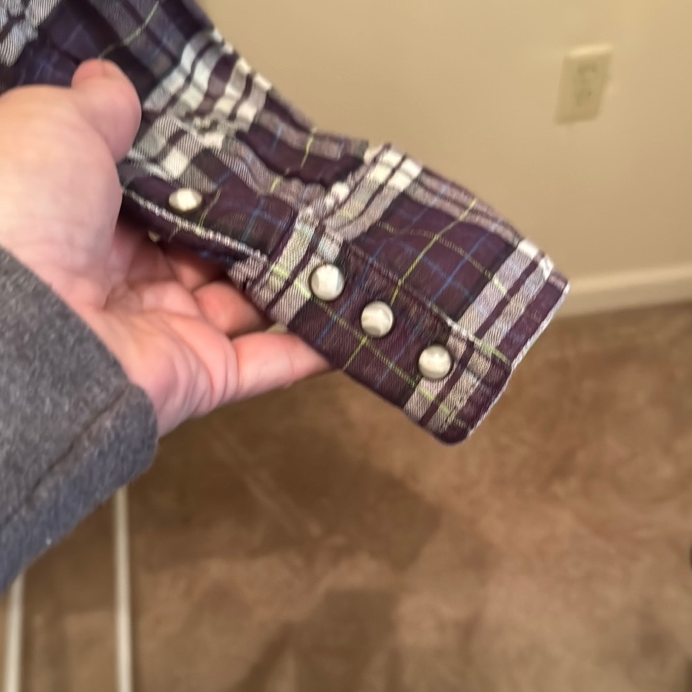 American Eagle Plaid Button-Up Shirt - Picture 3 of 4